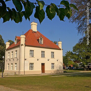 Jagdschloss Schorfheide im Sommer