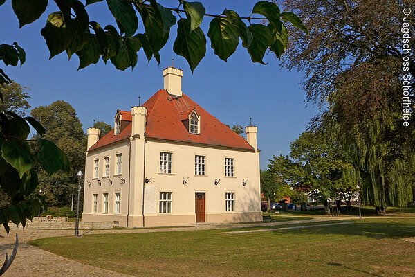 Jagdschloss Schorfheide im Sommer