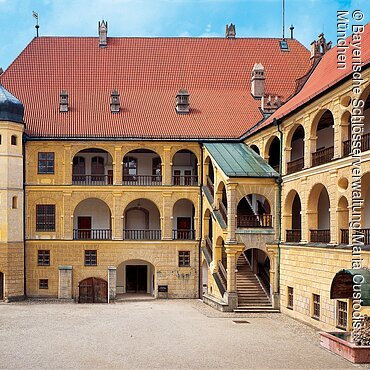 Landshut, Burg Trausnitz, Innerer Burghof, Westseite
