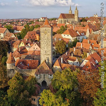 Blick auf das Burgtor, Rothenburg ob der Tauber