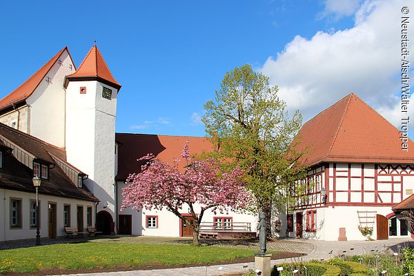 Schlosshof mit Treppenturm und Kanzleigebäuden, Altes Schloss, Neustadt a.d.Aisch