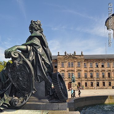 Marktplatz mit Schloss (Erlangen, Städteregion Nürnberg)