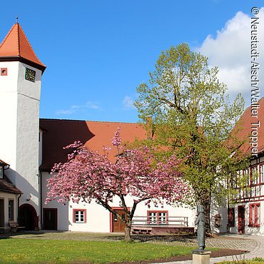 Schlosshof mit Treppenturm und Kanzleigebäuden, Altes Schloss, Neustadt a.d.Aisch