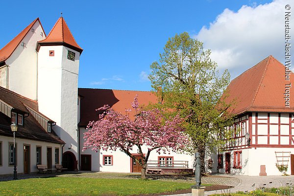 Schlosshof mit Treppenturm und Kanzleigebäuden, Altes Schloss, Neustadt a.d.Aisch
