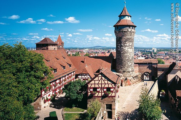 Innerer Burghof mit Sinwelturm, Kaiserburg Nürnberg