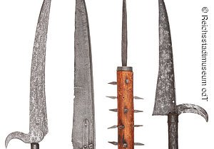 Bauernwaffen aus dem Bauernkrieg im Reichsstadtmuseum, Rothenburg ob der Tauber