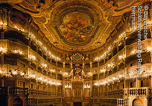 Blick in den Zuschauerraum mit Fürstenloge im Markgräflichen Opernhaus, Bayreuth